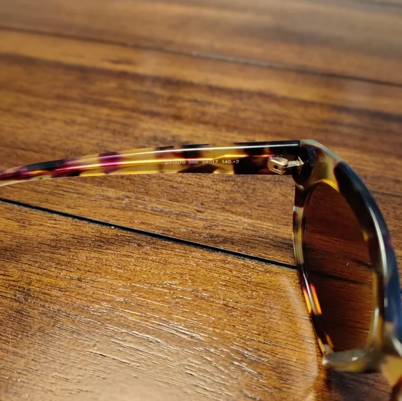 NEW Gorgeous Bally Sunglasses - thefablabs.dk display picture 2